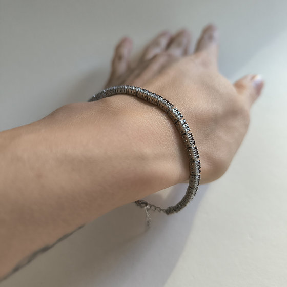 Silver bracelet with 4.35ct garnet