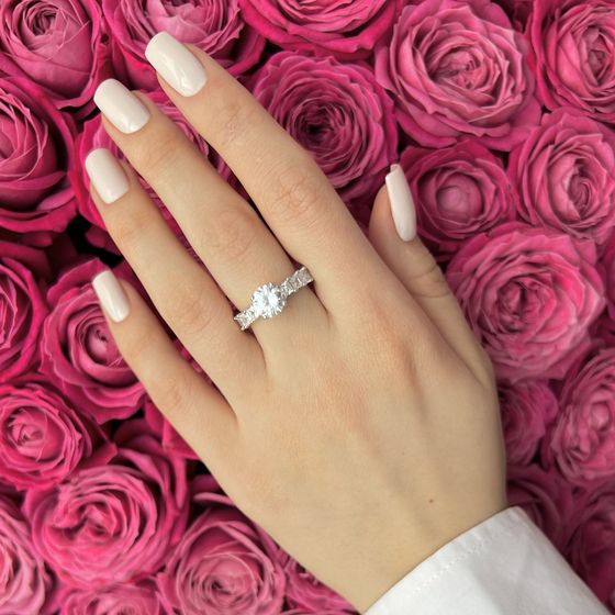 Серебряное кольцо с фианитами