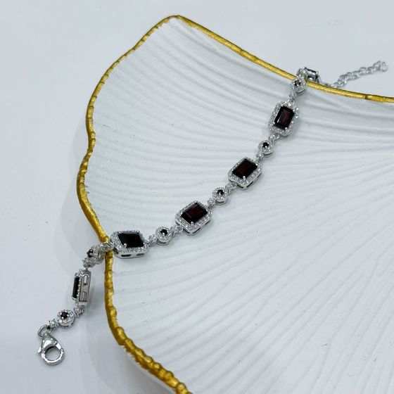 Серебряный браслет с гранатом 10.6ct