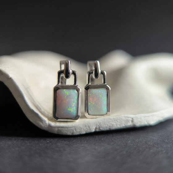 Серебряные серьги с опалом 1ct