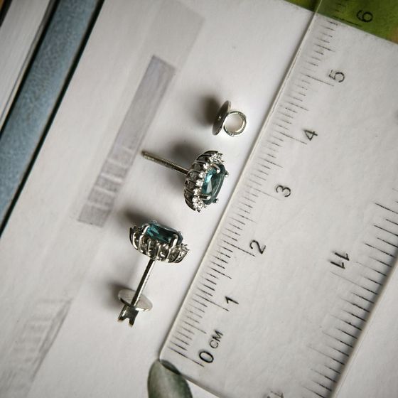 Серебряные серьги с топазом Лондон Блю 1.456ct