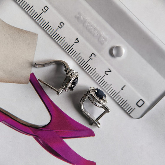 Серебряные серьги с сапфиром 2.628ct, фианитами