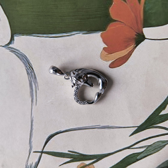 Серебряная подвеска с фианитами