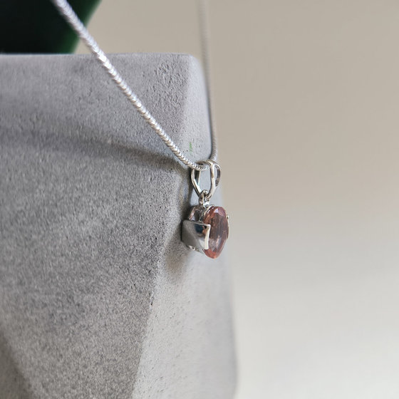 Серебряная подвеска с султанитом 1.172ct