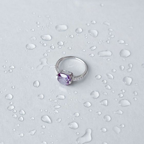 Silver ring with alexandrite