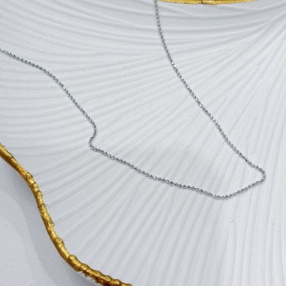Silver chain without stones