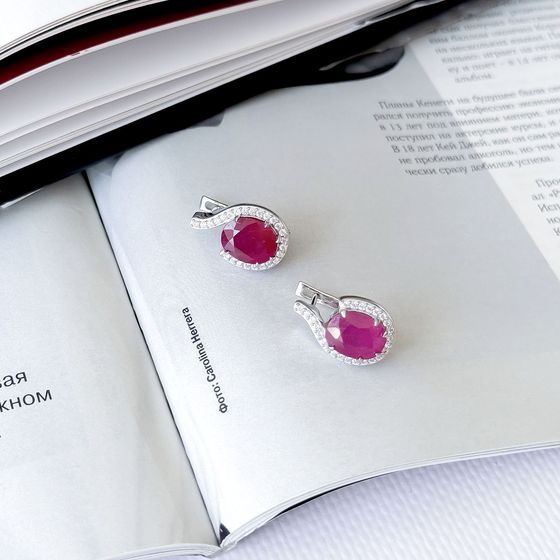 Срібні сережки з рубіном 8.025ct, фіанітами