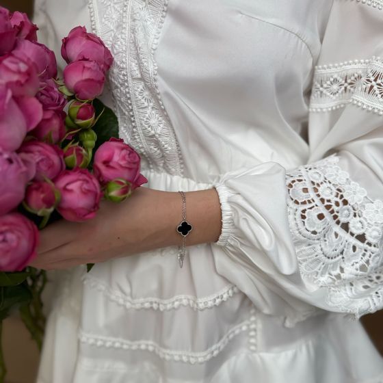 Серебряный браслет с ониксом, перламутром