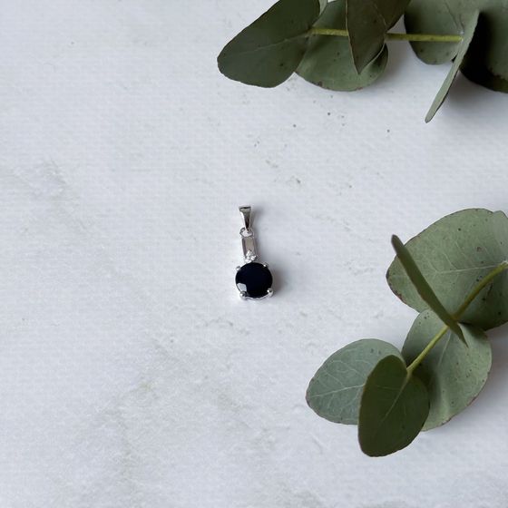 Срібна підвіска з сапфіром 2.503ct