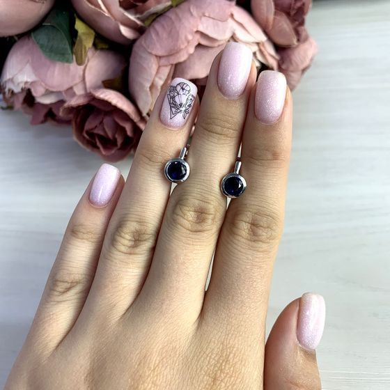 Серебряные серьги с сапфиром nano