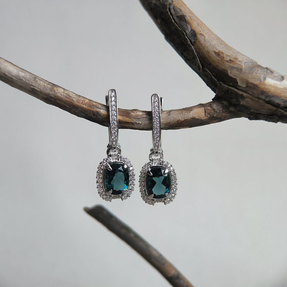 Серебряные серьги с топазом Лондон Блю 3.425ct