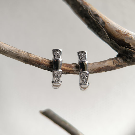 Серебряные серьги с фианитами 0.2ct