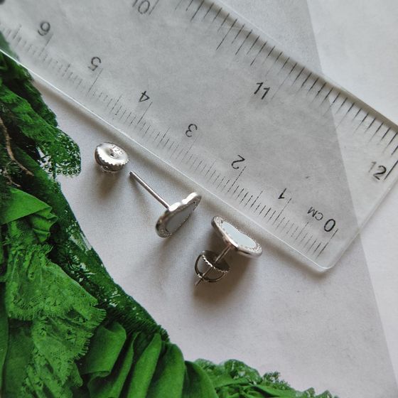 Silver earrings with mother-of-pearl