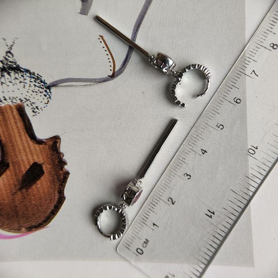 Серебряные серьги с рубином