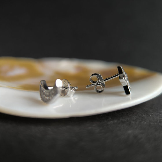 Серебряные серьги с фианитами