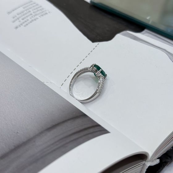 Серебряное кольцо с агатом 2.727ct, фианитами
