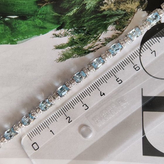 Серебряный браслет с топазом 11.335ct