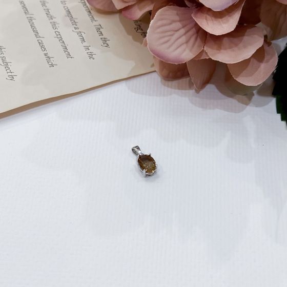 Серебряная подвеска с султанитом