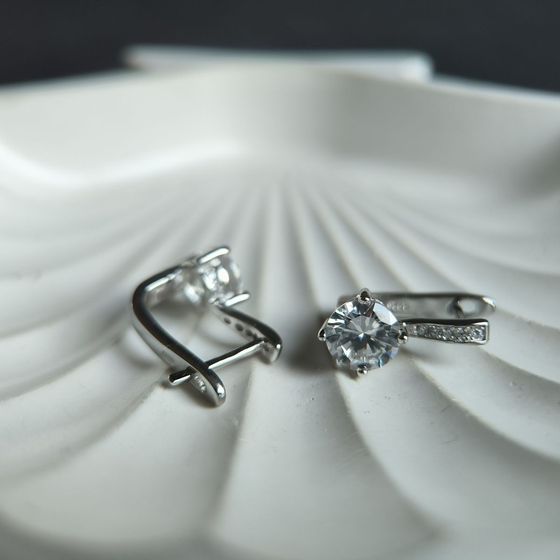 Серебряные серьги с фианитами