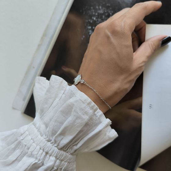 Серебряный браслет с перламутром, фианитами