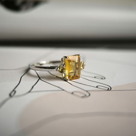 Silver ring with a 2.276ct nano citrine