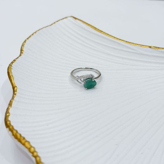 Silver ring with emerald, fianites