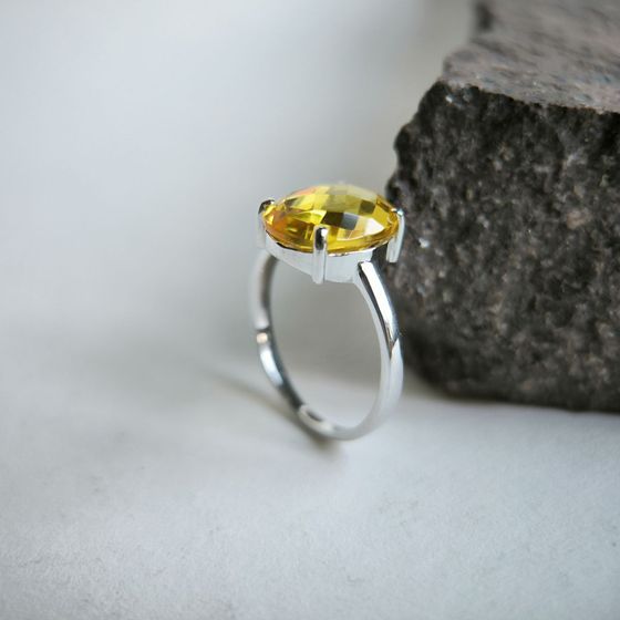 Серебряное кольцо с цитрином nano 3.95ct