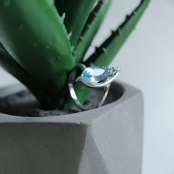 Silver ring with a 2.188-carat topaz