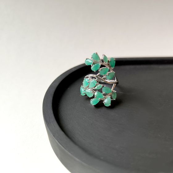 Серебряное кольцо с изумрудом 2.8ct