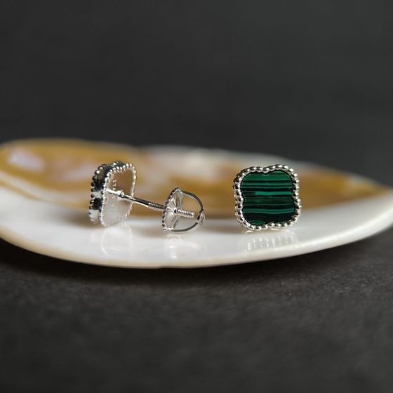 Серебряные серьги с малахитом