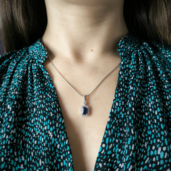 Серебряная подвеска с сапфиром 5.58ct, фианитами