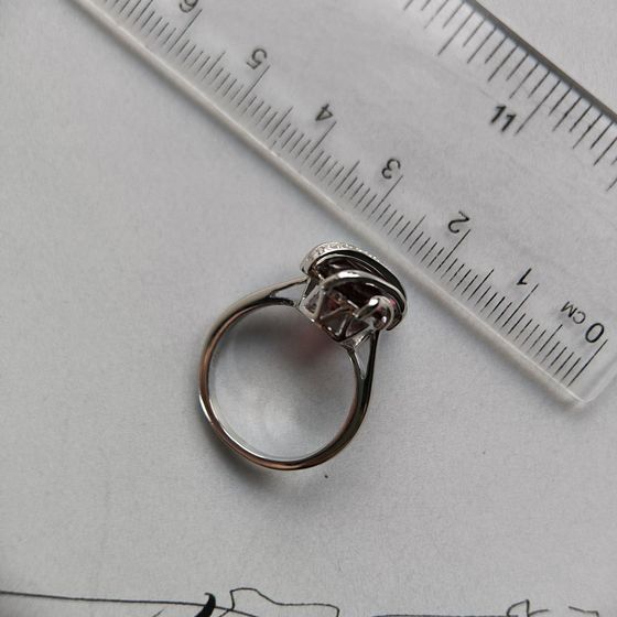Серебряное кольцо с гранатом 4.055ct