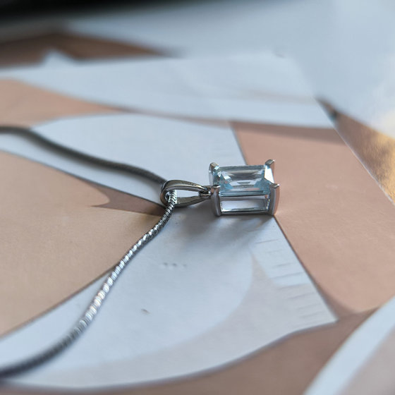 Серебряная подвеска с топазом 1.906ct