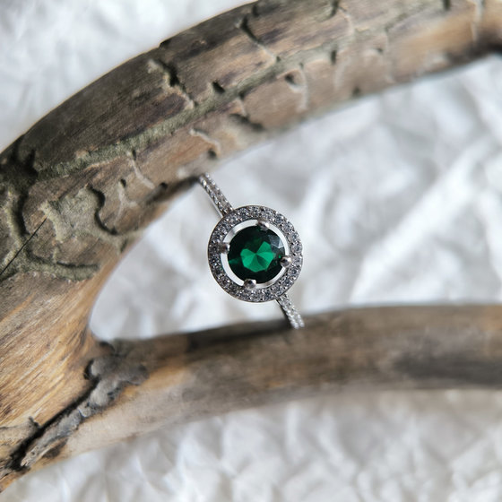 Серебряное кольцо с изумрудом nano 0.999ct
