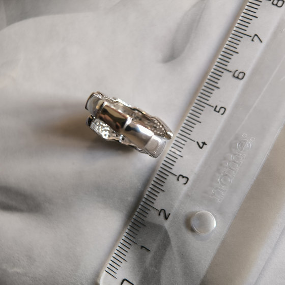 Серебряное кольцо с фианитами