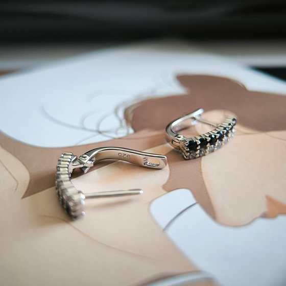 Серебряные серьги с сапфиром 1.434ct, фианитами