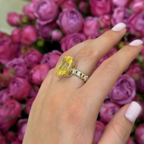 Серебряное кольцо с фианитами