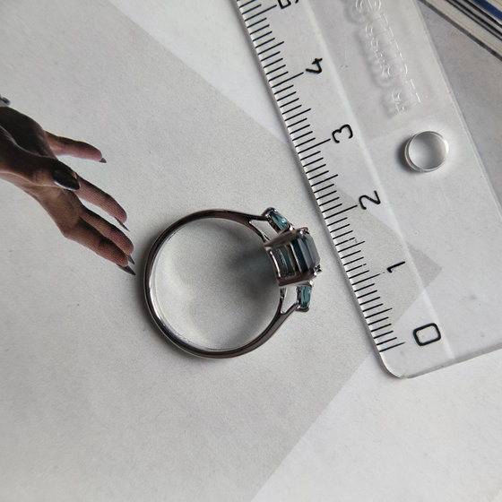 Серебряное кольцо с топазом Лондон Блю 1.647ct