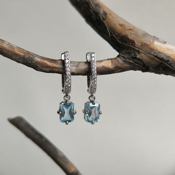 Серебряные серьги с топазом 2.68ct, фианитами