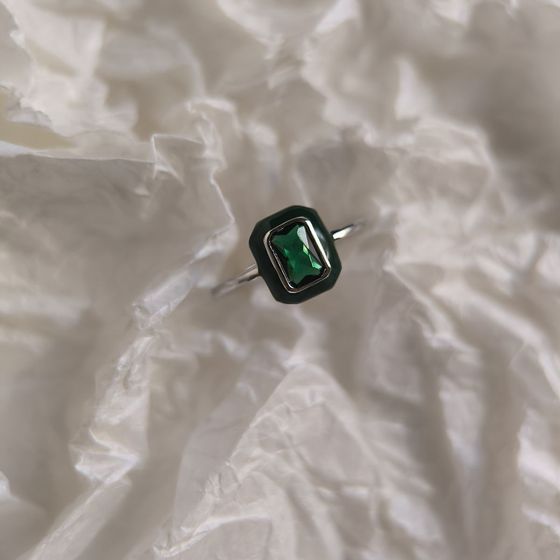 Silver ring with phianites, semallu