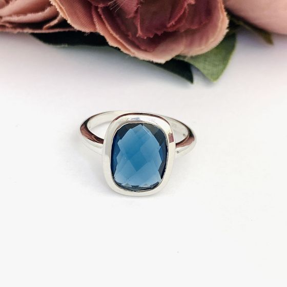Серебряное кольцо с топазом Лондон Блю 5.27ct