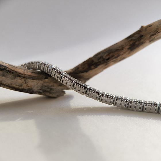 Silver bracelet with 4.35ct garnet