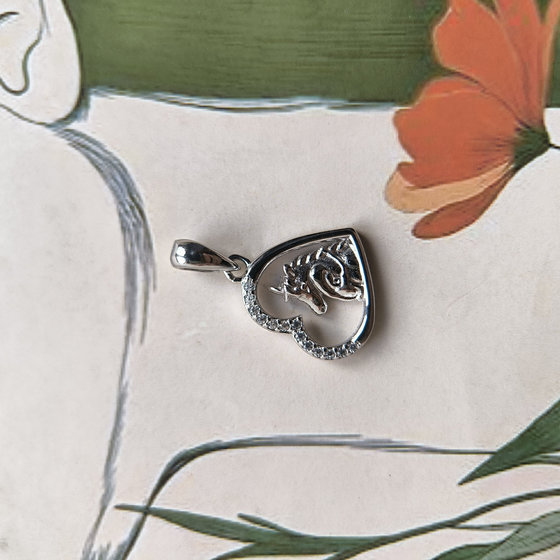 Серебряная подвеска с фианитами