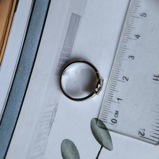 Серебряное кольцо с фианитами