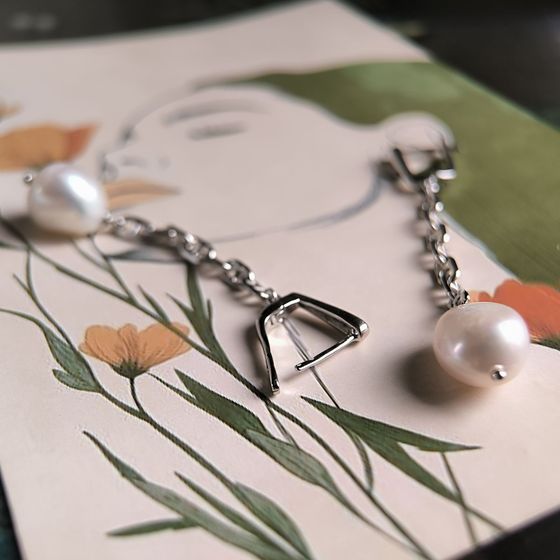 Silver earrings with baroque pearls