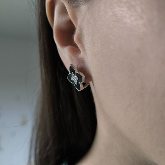 Silver earrings with onyx, fianites