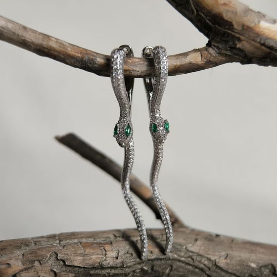 Серебряные серьги с фианитами