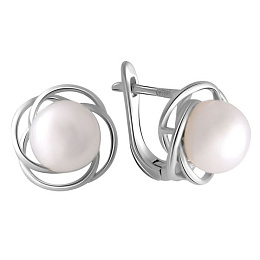 Silver earrings with pearls
