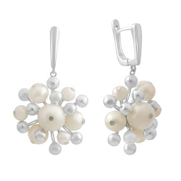 Silver earrings with pearls