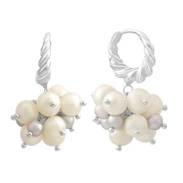 Silver earrings with pearls
